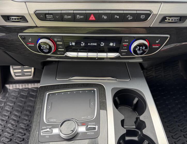 Audi Q7 35