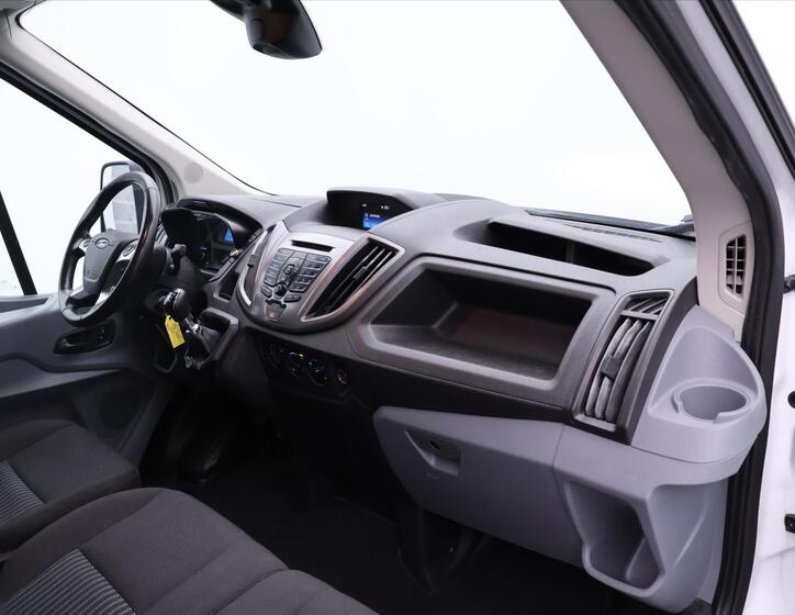 Ford Transit 28