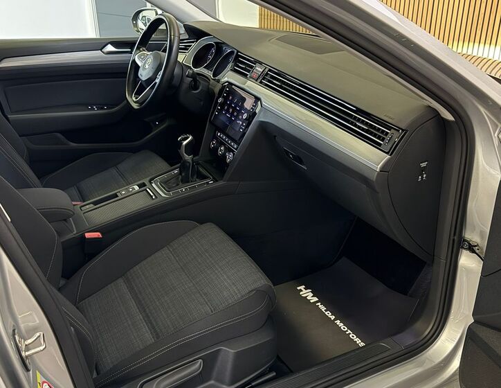 Volkswagen Passat 10