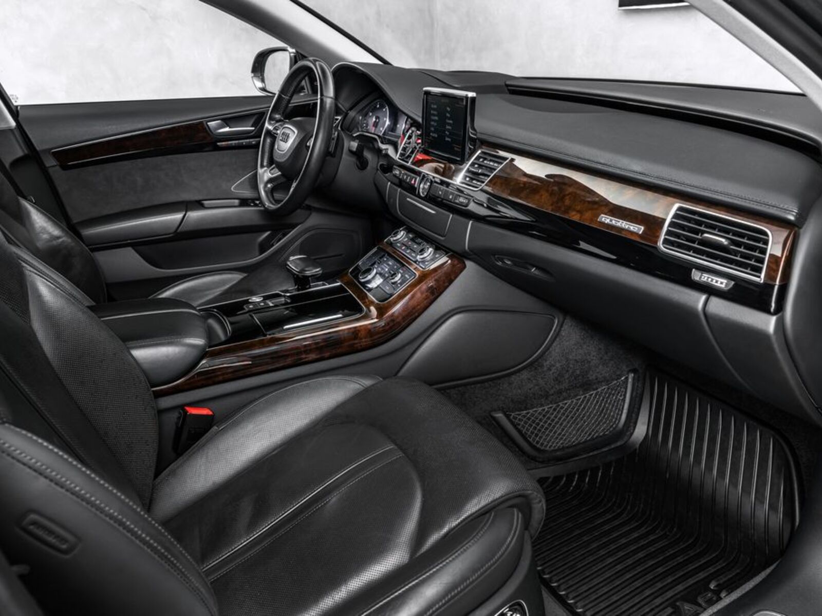 Audi A8 10