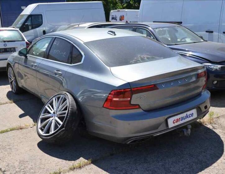 Volvo S90 6