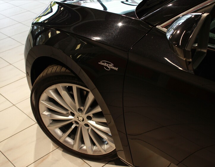 Škoda Superb 8