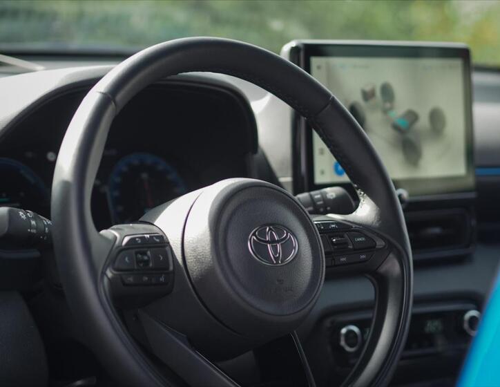 Toyota Yaris 8