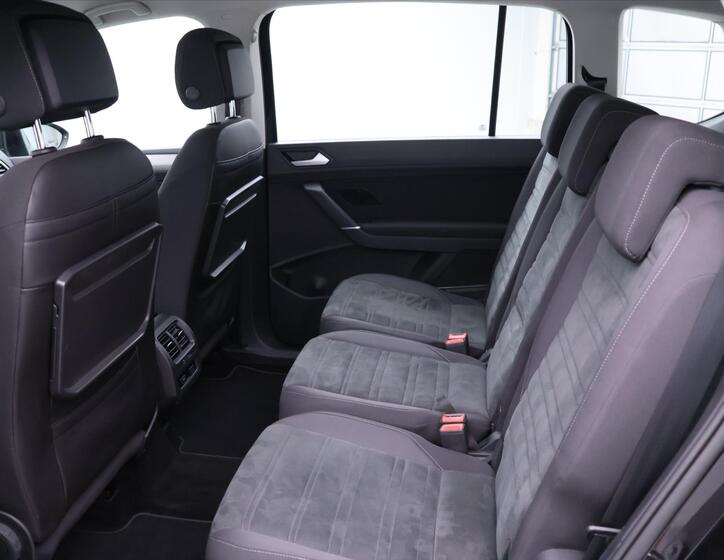 Volkswagen Touran 14