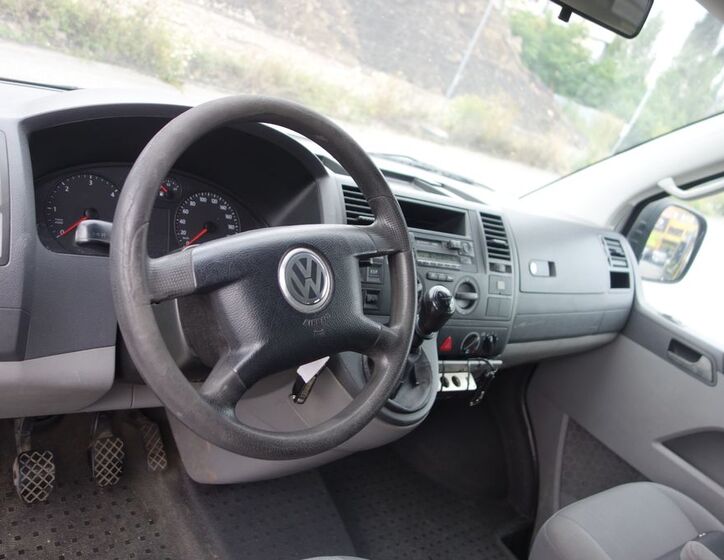 Volkswagen Transporter 18