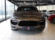 Porsche Cayenne 2