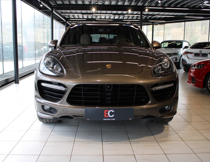 Porsche Cayenne 2