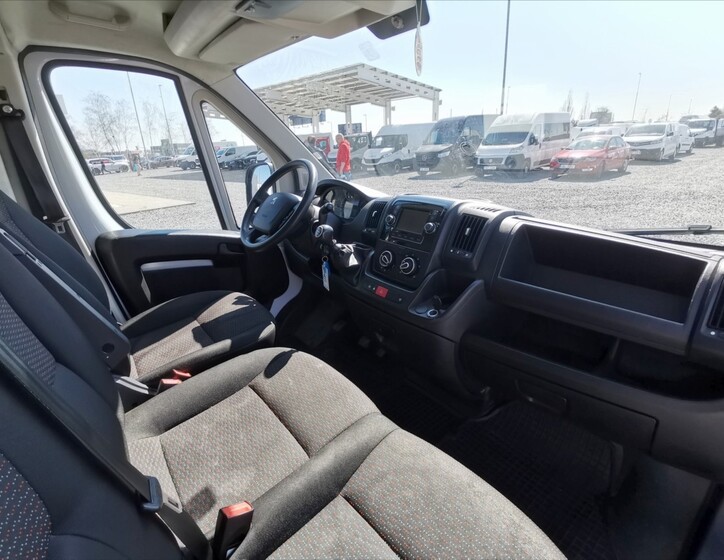 Peugeot Boxer 8
