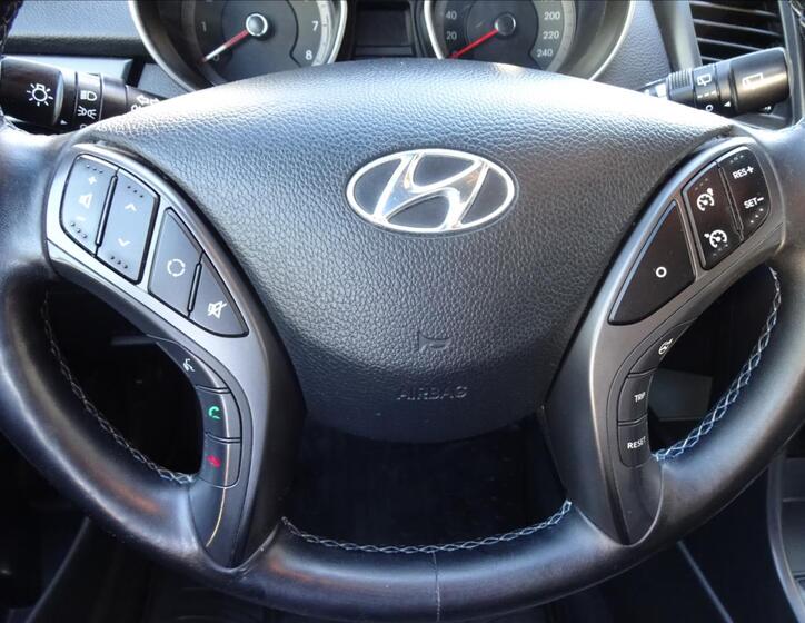 Hyundai i30 38