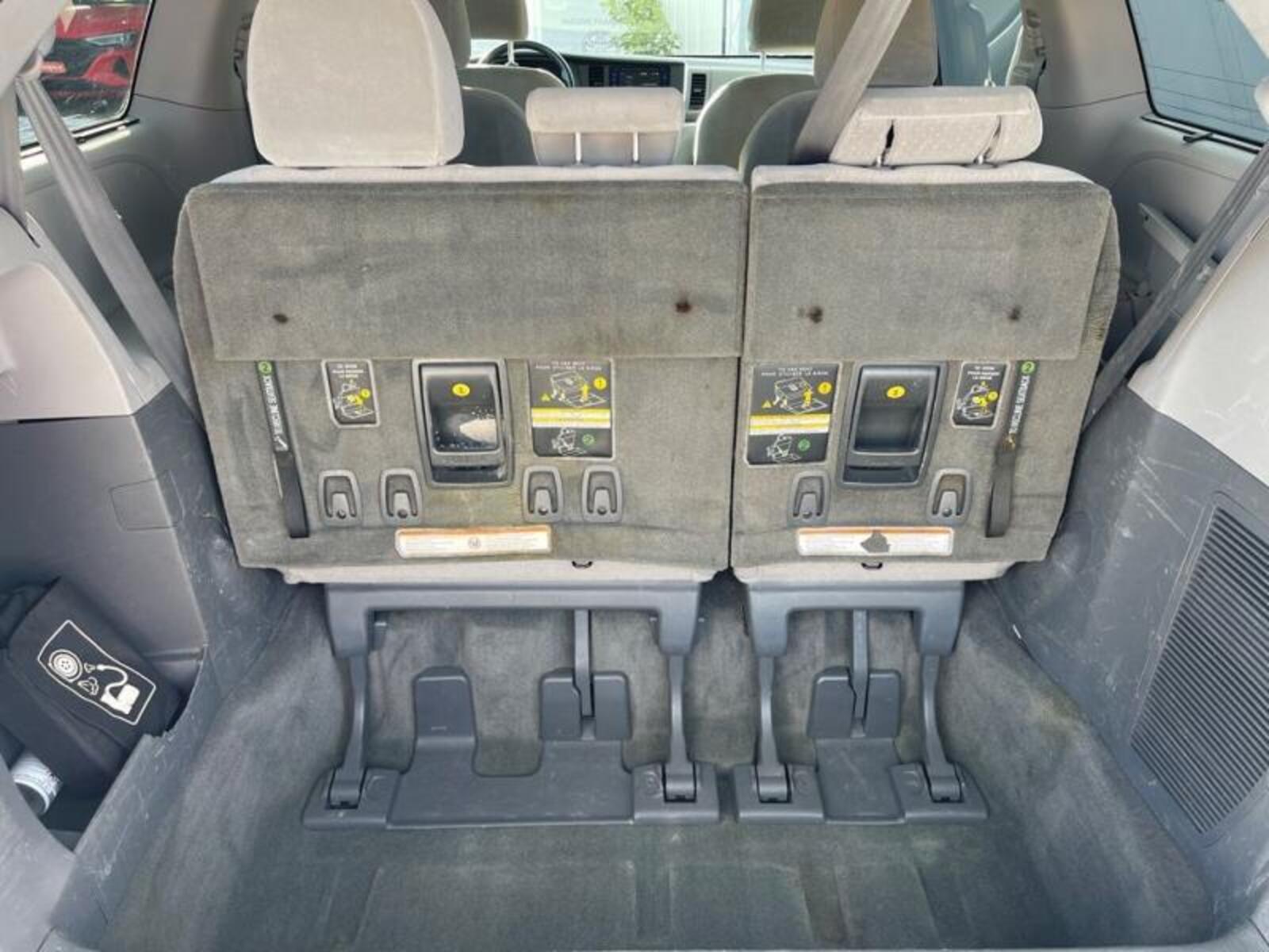 Toyota Sienna 34