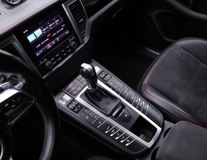 Porsche Macan 28