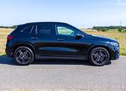 Mercedes-Benz GLA 8