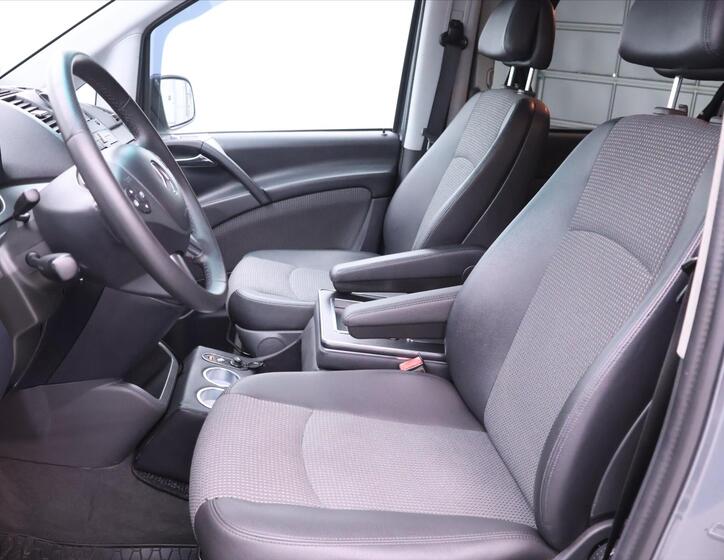 Mercedes-Benz Viano 12