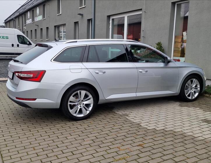 Škoda Superb 11