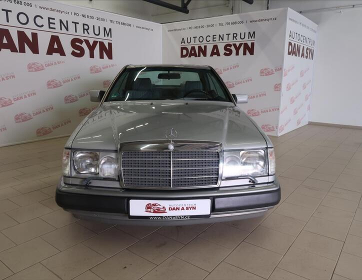 Mercedes-Benz 124 2