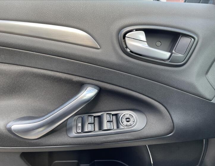 Ford Mondeo 15