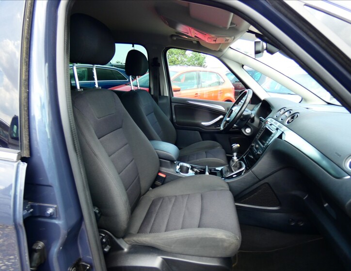 Ford S-MAX 11
