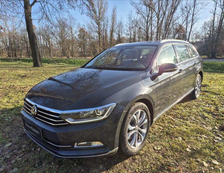 Volkswagen Passat 1