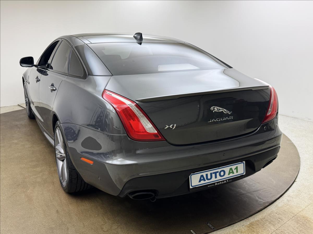 Jaguar XJ
