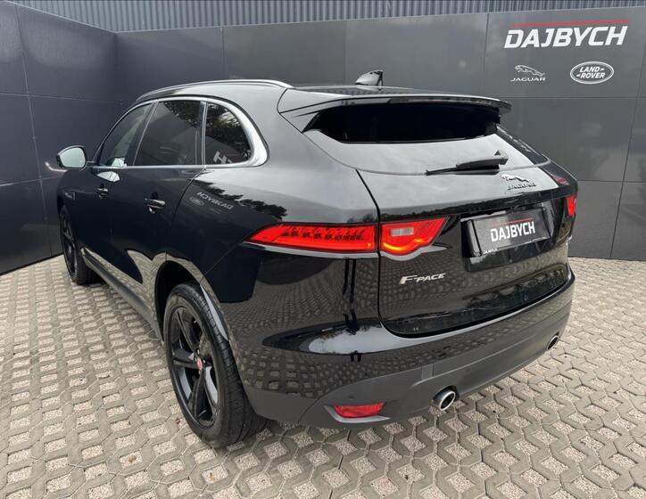 Jaguar F-Pace 7