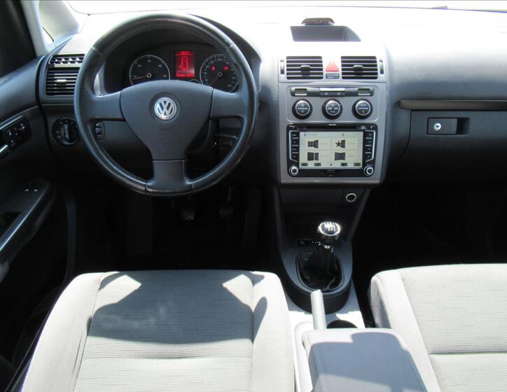 Volkswagen Touran 13