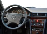 Mercedes-Benz 124 16