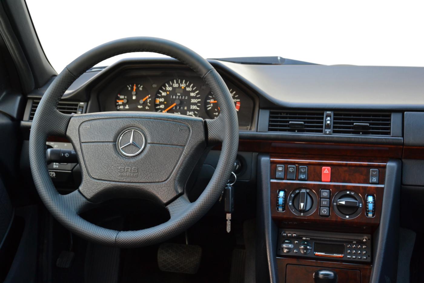 Mercedes-Benz 124