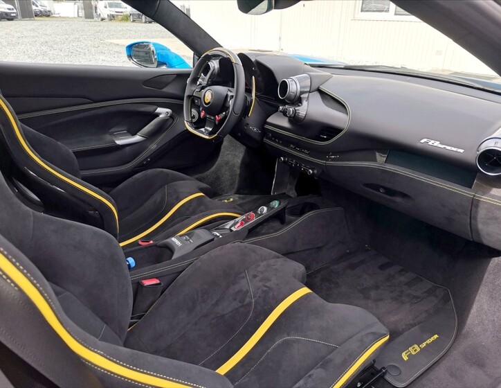 Ferrari F8 21