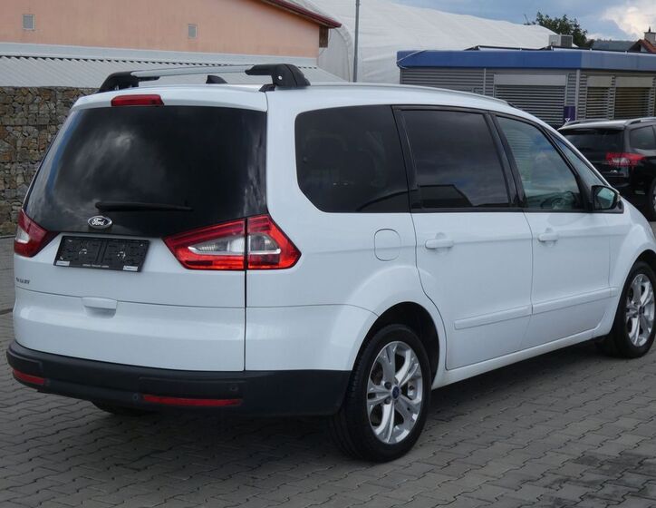 Ford Galaxy 12