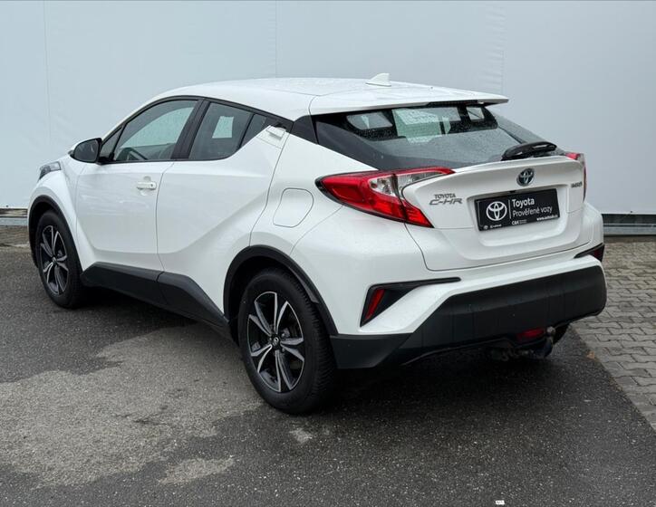 Toyota C-HR 4