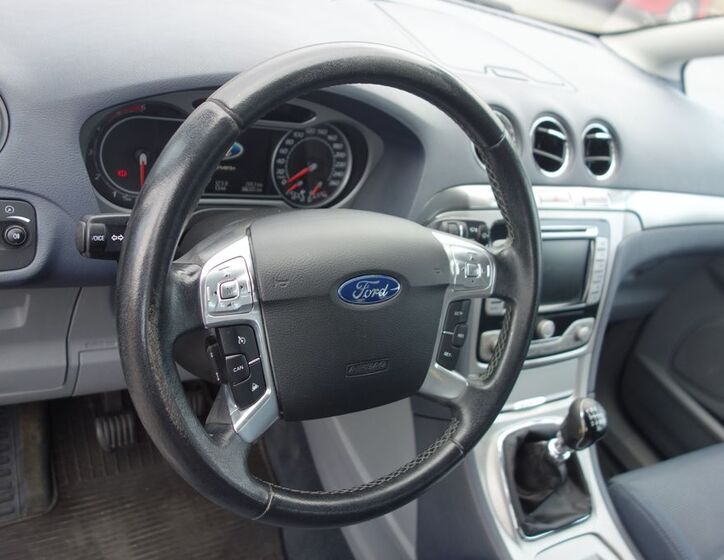 Ford S-MAX 18