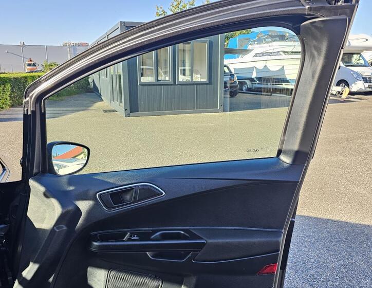 Ford B-MAX 22