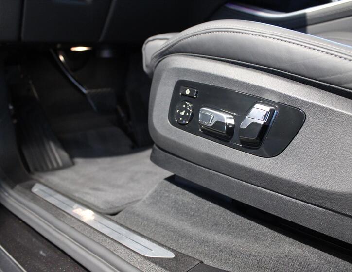 BMW X5 8