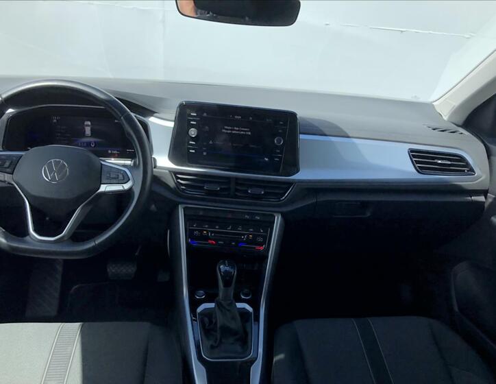 Volkswagen T-Roc 6