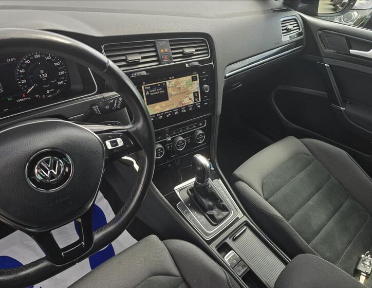 Volkswagen Golf 12