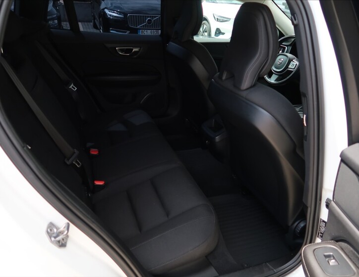 Volvo V60 12