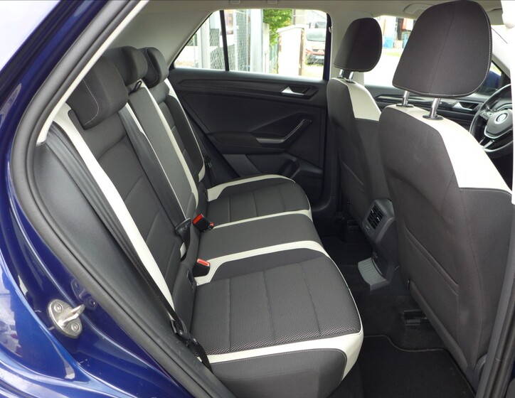 Volkswagen T-Roc 35