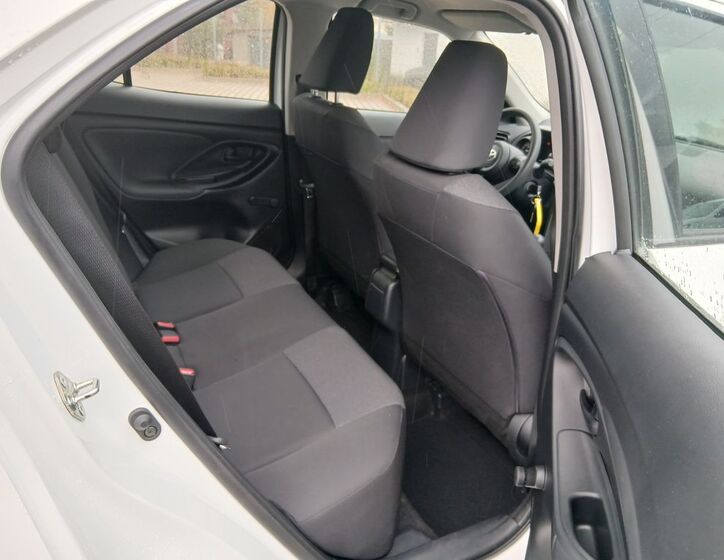Toyota Yaris Cross 14