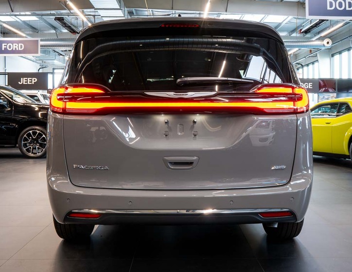 Chrysler Pacifica 4