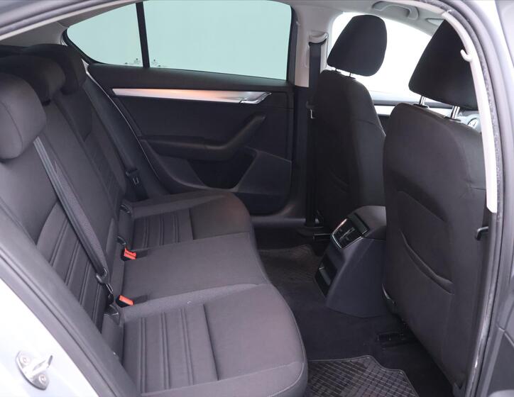 Škoda Octavia 14