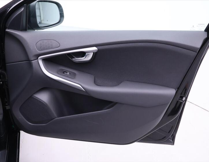 Volvo V40 12