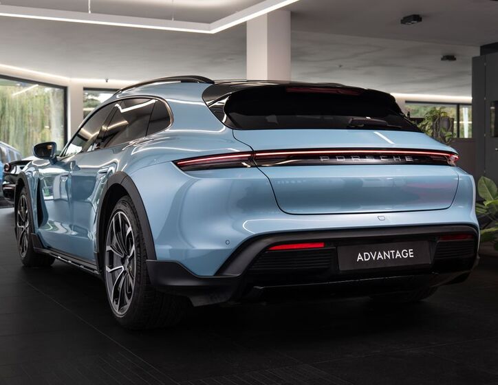 Porsche Taycan 4
