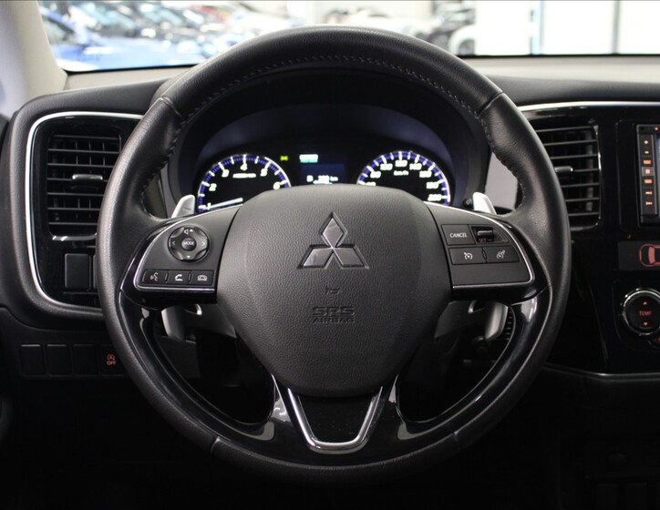 Mitsubishi Outlander 10