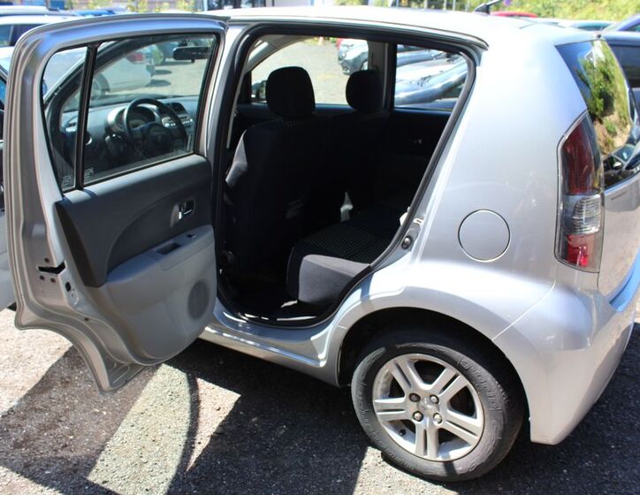 Daihatsu Sirion 10