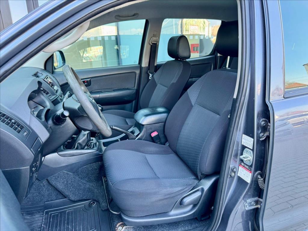 Toyota Hilux 11