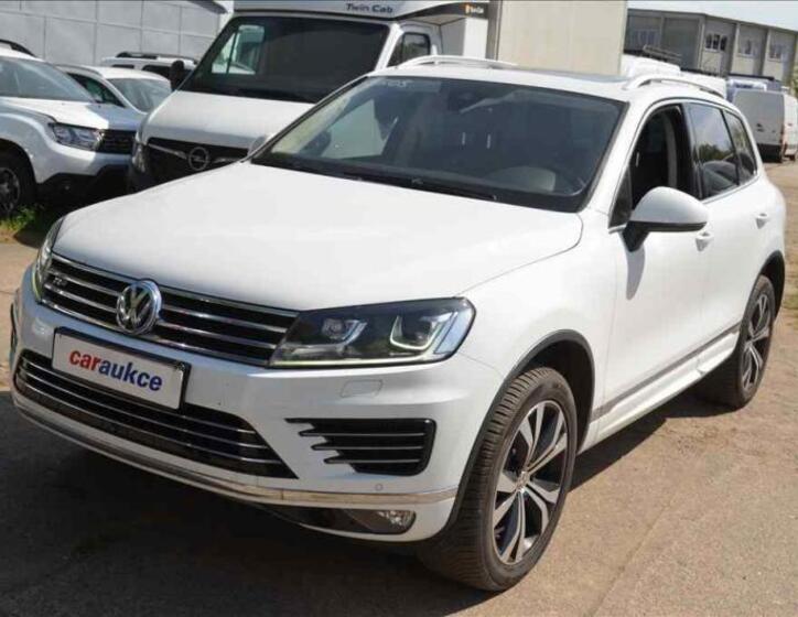 Volkswagen Touareg 1