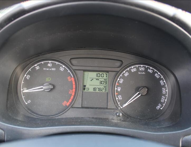 Škoda Roomster 17