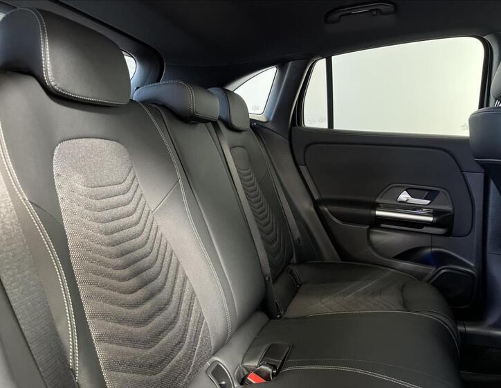 Mercedes-Benz GLA 19