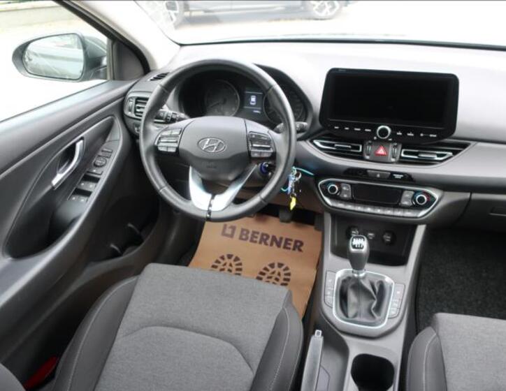 Hyundai i30 16