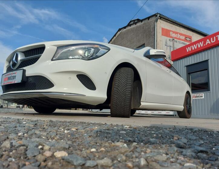 Mercedes-Benz CLA 40